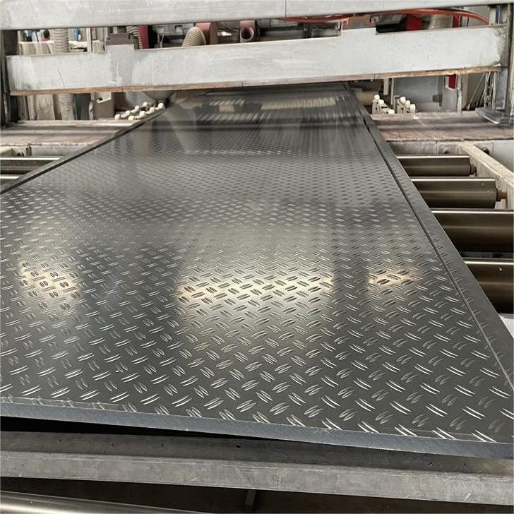 SS400/S235JR/S355JR Galvanized Checkered Plate